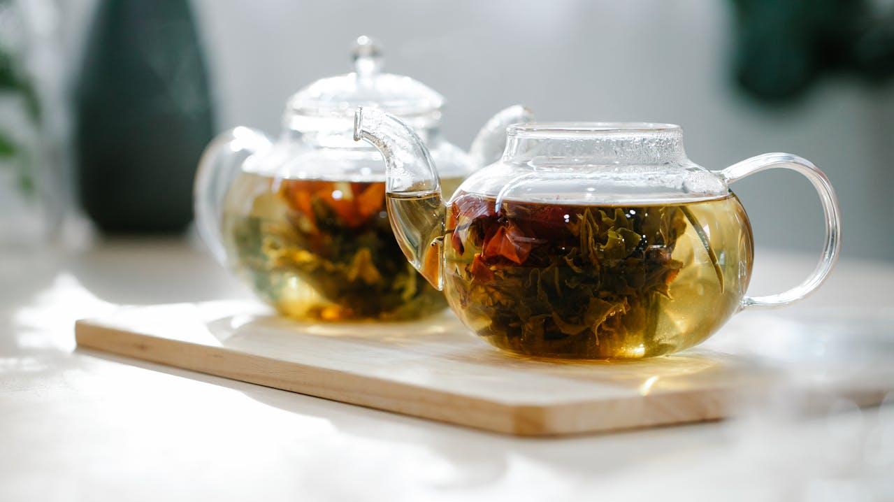 泡茶時(shí)為什么茶葉會(huì)浮在水面？深圳農(nóng)產(chǎn)品配送公司與您談一談